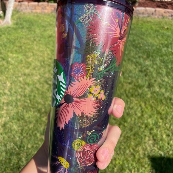 Starbucks - Picture 2 of 3